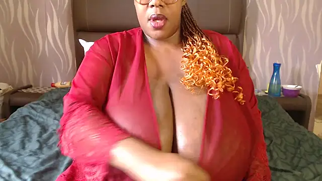 BoobsQueen46K online show from April 30, 10:20 am