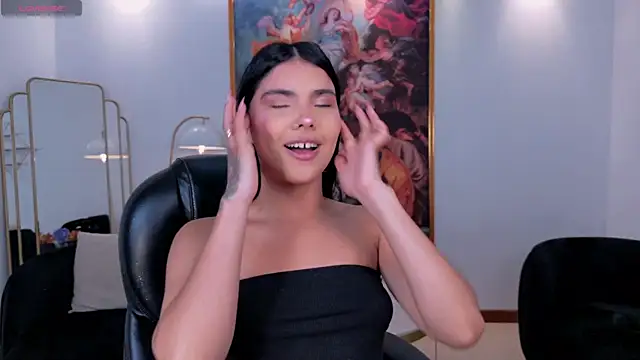 MiaLaurence online show from May 22, 6:39 pm