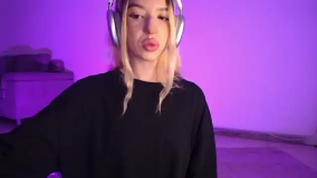 Alina Lee t online show from November 15, 3:29 am