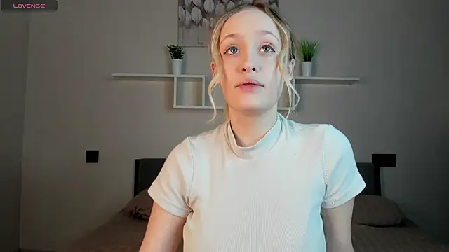 Julliakoill online show from November 4, 6:18 am