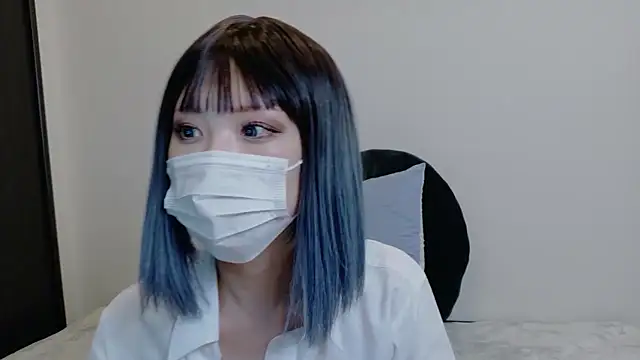 sarina at online show from May 22, 9:18 am