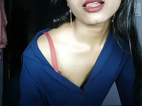 ROSE GOLDE online show from December 22, 7:11 am