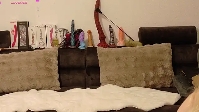 Melly4You online show from December 22, 6:55 pm