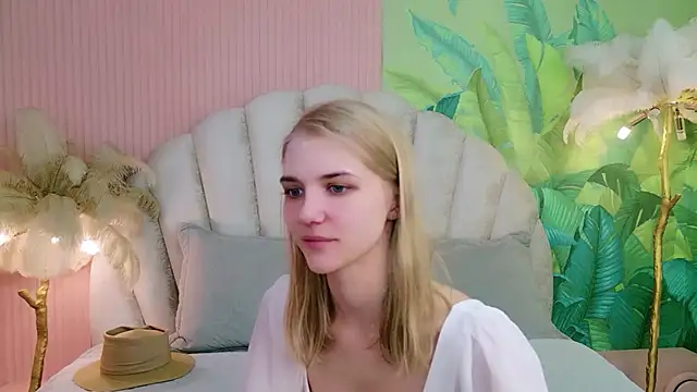 4example Chloe online show from July 1, 5:29 am