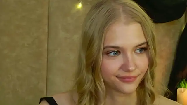 4example Chloe online show from May 11, 2:45 pm