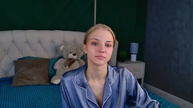 4example Chloe online show from May 21, 5:49 am