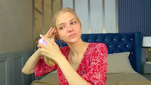 4example Chloe online show from May 20, 5:37 am