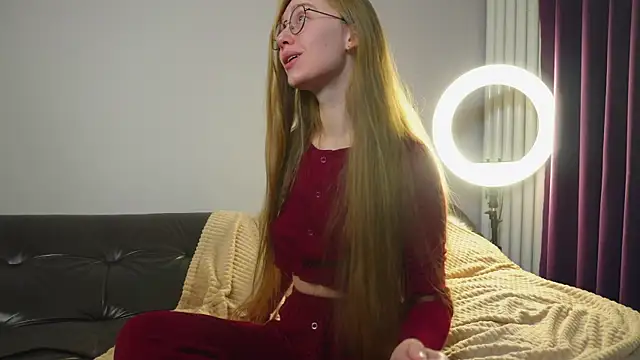 HarrietGeorge online show from October 4, 1:39 pm