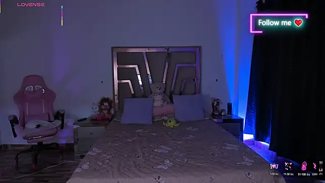 lunaarose online show from March 12, 3:42 am