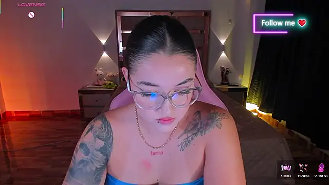 lunaarose online show from February 3, 6:22 am