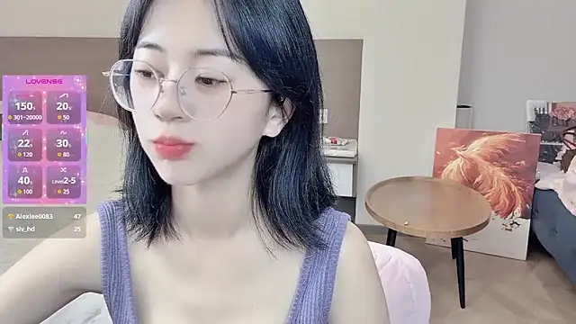 nini a online show from March 31, 9:53 am