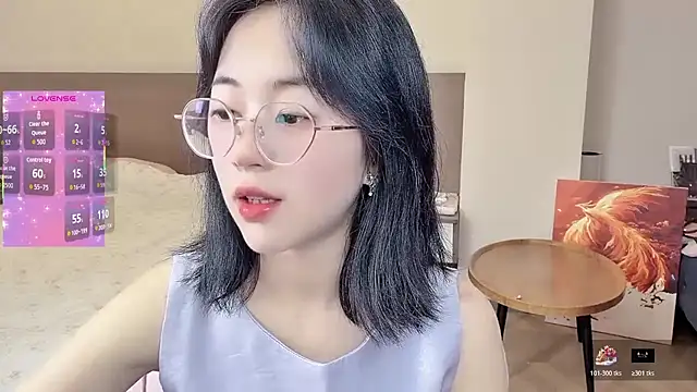 nini a online show from March 25, 9:34 am