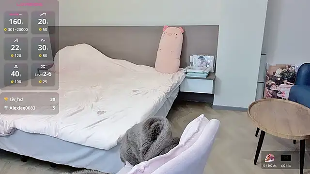 nini a online show from November 7, 9:26 am