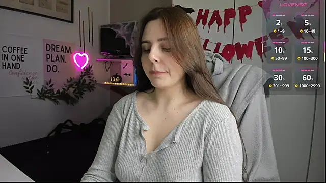 LiaWoow online show from November 3, 2:32 pm