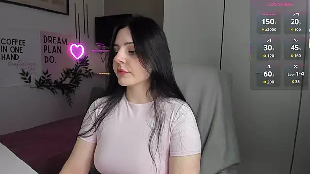 LiaWoow online show from November 21, 2:30 pm