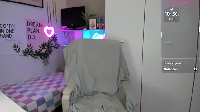 LiaWoow online show from November 14, 7:41 am