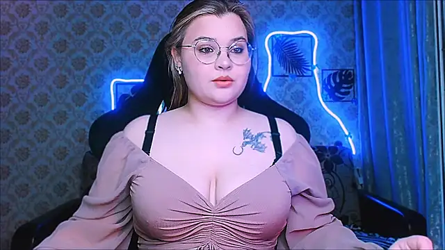 InLoveWithLife26 online show from May 12, 5:52 pm