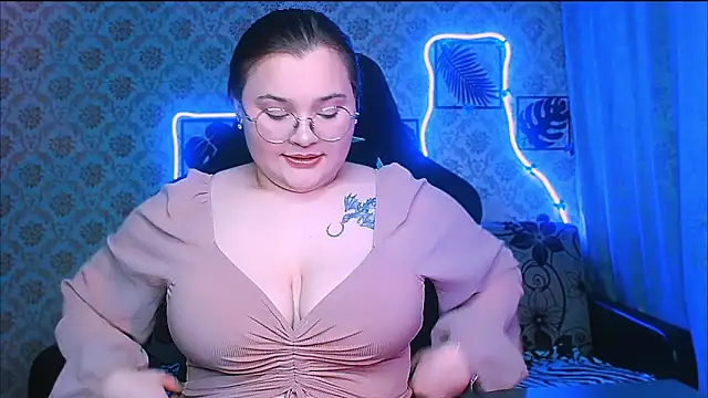 InLoveWithLife26 online show from March 3, 7:20 pm