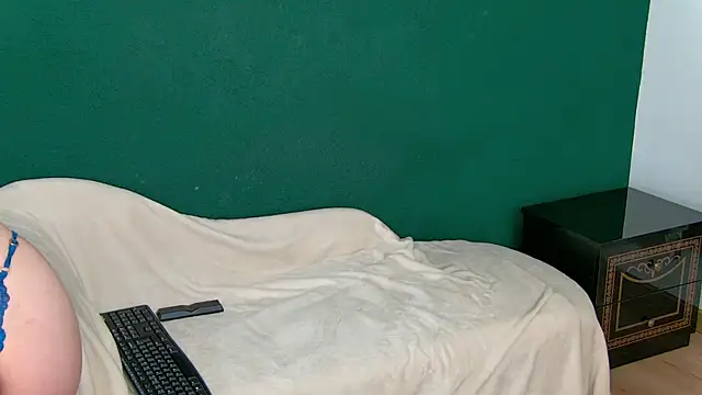 Snapshot of CataleyaSinn chatting on September 9, 4:34 am CataleyaSinn online show from September 9, 4:34 am