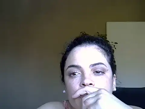 ITALIANASISIXX online show from May 25, 3:00 pm
