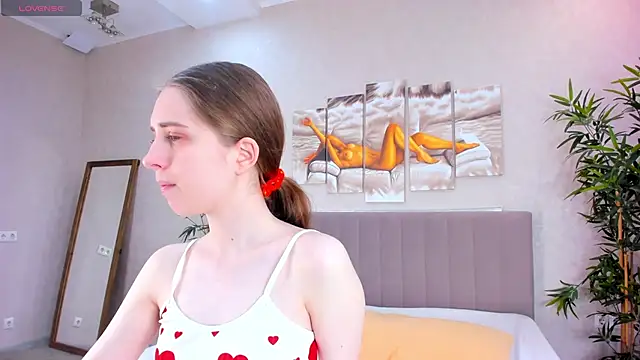 Camilla Kelly online show from May 12, 1:03 am