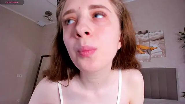 Camilla Kelly online show from May 4, 1:42 am