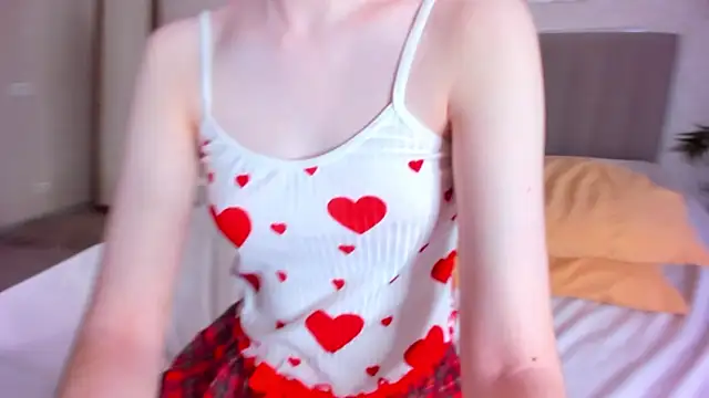 Camilla Kelly online show from May 11, 2:02 am