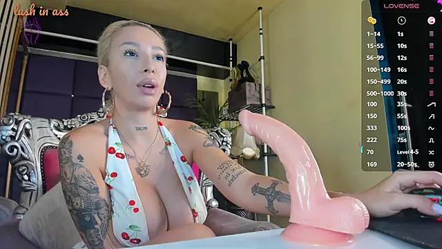 Snapshot of spicyxmilf chatting on September 11, 4:13 am spicyxmilf online show from September 11, 4:13 am