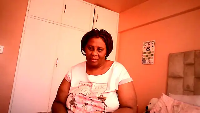 HUGEASSXXXXX online show from June 26, 5:52 am
