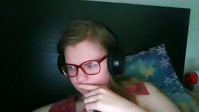 Moonolighta online show from November 3, 12:20 pm