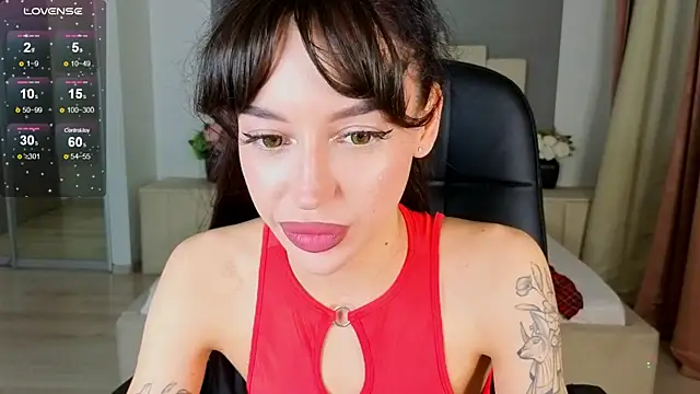 Alexa   Hill online show from September 20, 8:40 pm
