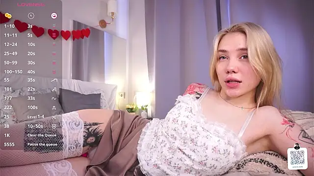 LilianBenskin online show from February 23, 7:08 am