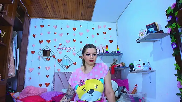 Snapshot of Anny_Hurtado chatting on October 13, 9:12 am Anny Hurtado online show from October 13, 9:12 am