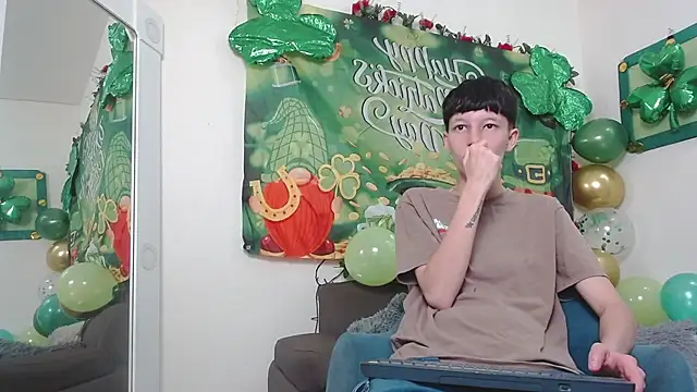 LiamBrown09 online show from March 9, 7:39 pm