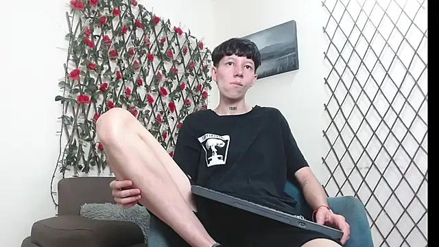 LiamBrown09 online show from May 5, 7:17 pm