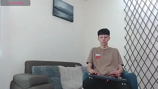 LiamBrown09 online show from February 23, 7:35 pm