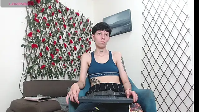 LiamBrown09 online show from May 13, 7:41 pm