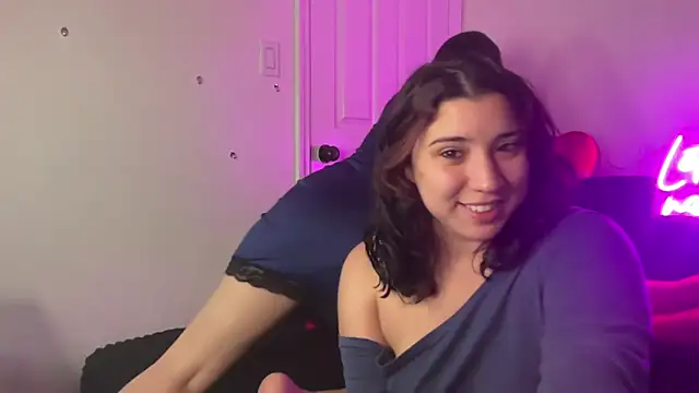 nina lovez online show from December 18, 3:22 am