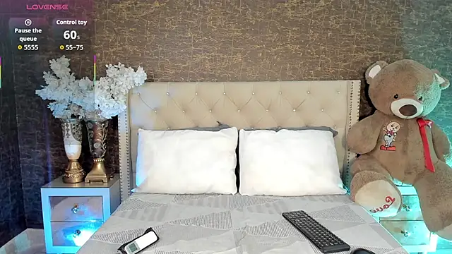 alisonn moon online show from October 8, 11:42 pm