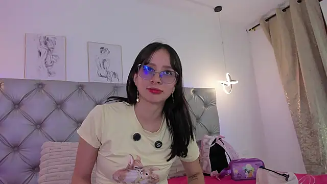 Naughty Couple83 online show from May 1, 7:06 pm