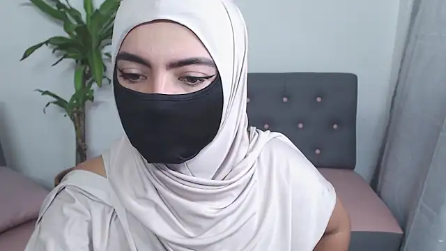 jade nassar online show from October 15, 8:44 pm