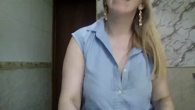 MiyaHottie online show from May 26, 3:50 am