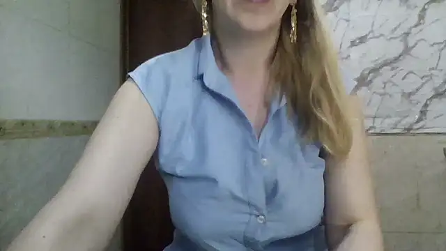 MiyaHottie online show from May 5, 2:25 am