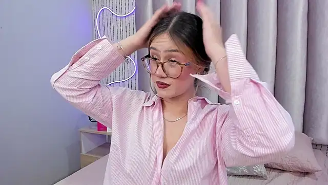 SamanthaPeachss online show from January 9, 6:01 pm