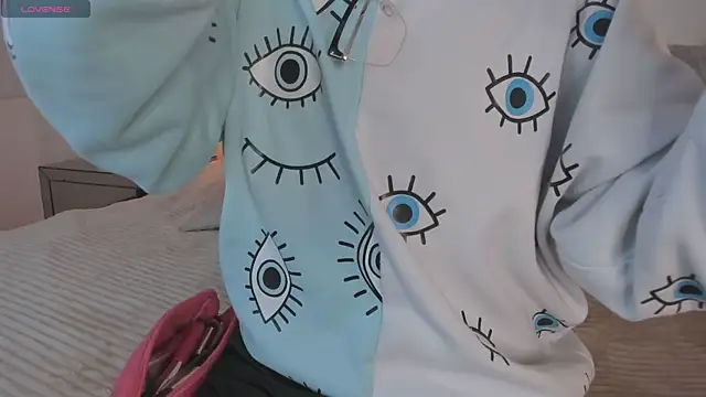 Megan DH online show from October 15, 12:08 pm