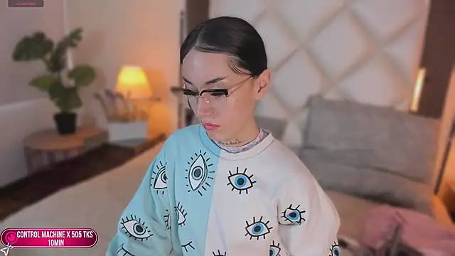 Megan DH online show from October 3, 1:38 pm