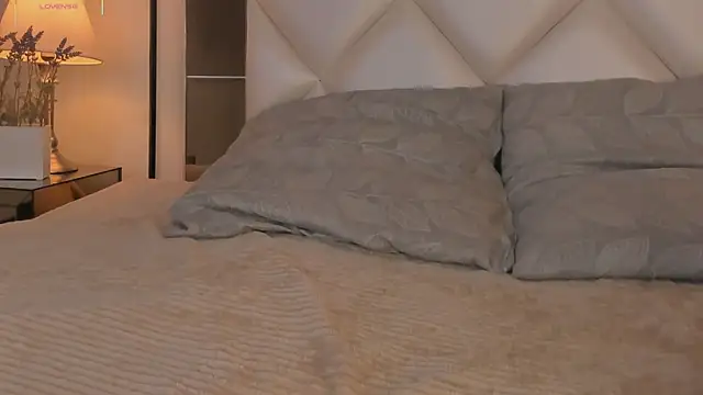 Megan DH online show from October 22, 12:10 pm