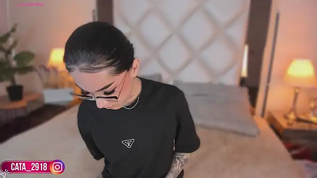 Megan DH online show from October 2, 1:27 pm