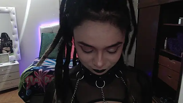 elapetitie online show from December 16, 3:45 am