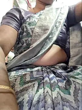 indianhotwife639 online show from May 13, 9:15 am